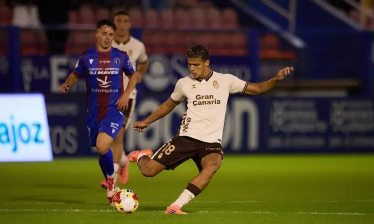3-1 | La UD Las Palmas pierde contra el CD Extremadura y se despide de la Copa del Rey