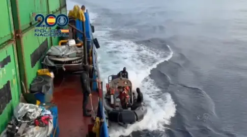 Los GEO incautan 6.500 kg de cocaína en un buque a 600 millas de Canarias con destino Vigo