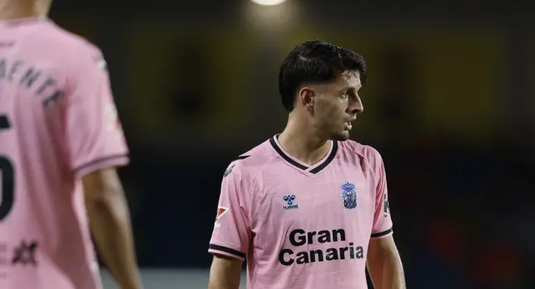 Iván Gil acepta la etiqueta de favorito al ascenso para la UD Las Palmas