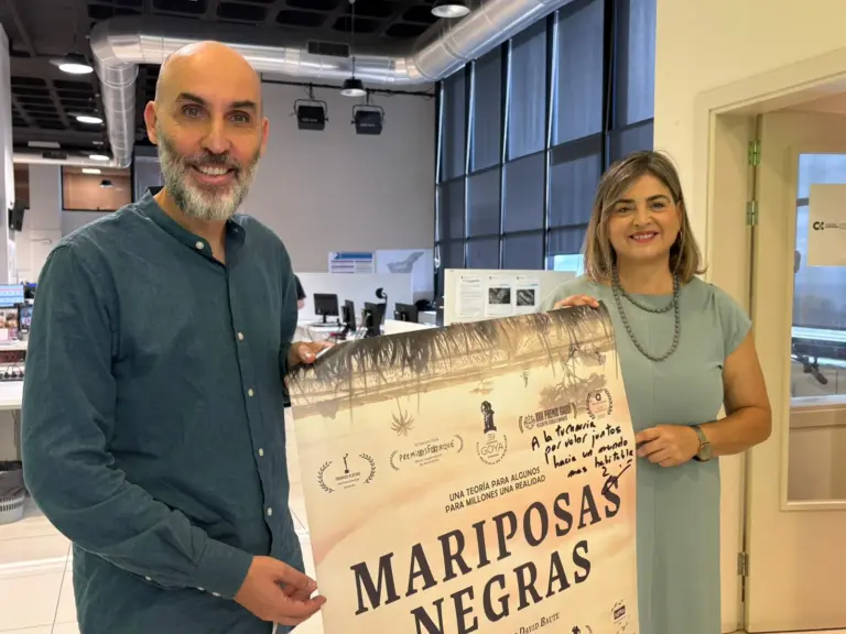 El cineasta David Baute visita RTVC tras el viaje internacional de ‘Mariposas negras’