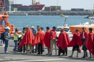 Grupo de migrantes llegados a Canarias. Imagen EFE