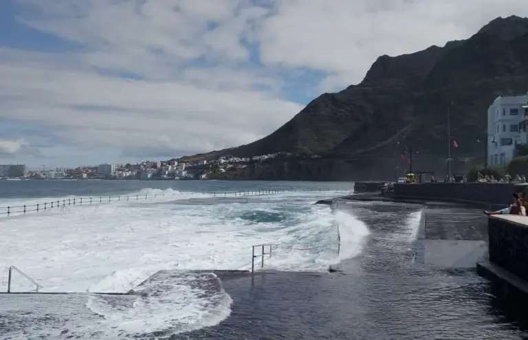 Continúa el mal estado del mar y se suma un aumento de las temperaturas y algo de calima