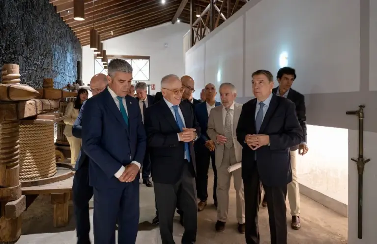 Planas dice en Lanzarote que el sector primario canario y el mantenimiento del POSEI son «una cuestión de Estado»