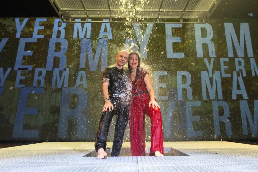 Los protagonistas de Yerma en una imagen promocional