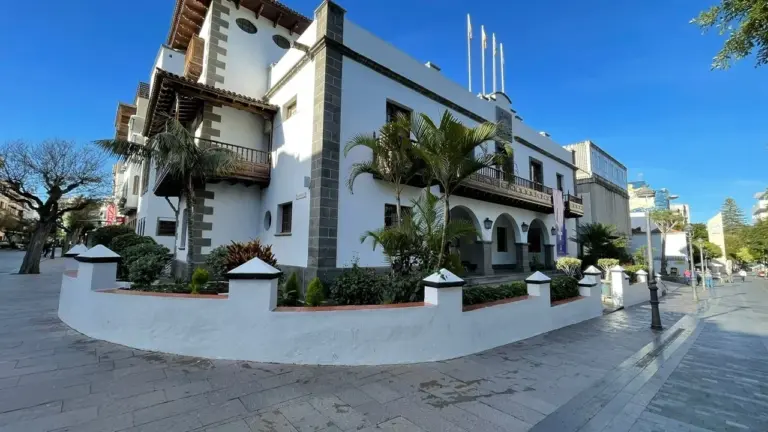Renuevan la red de agua potable en la avenida Enrique Mederos de Los Llanos de Aridane