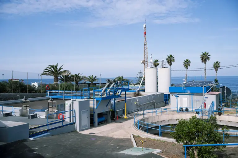 La depuradora de Punta del Hidalgo ya regenera para uso agrícola el 100 % del agua residual