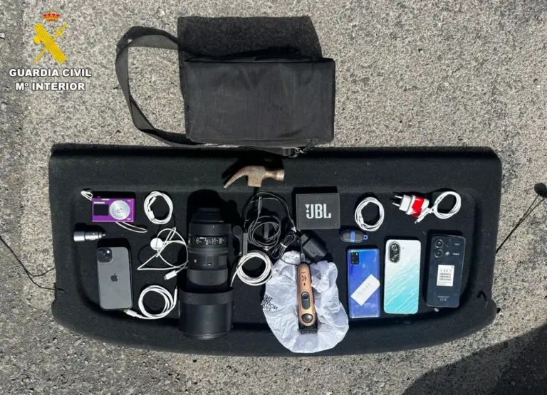 Dos detenidos por realizar 31 robos en el interior de vehículos en Lanzarote