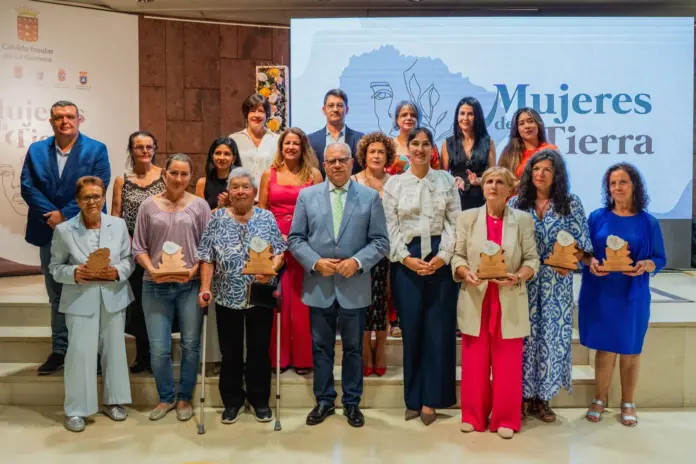 Cada una de mencionadas mujeres ha dedicado su vida al trabajo en el campo, la ganadería o la producción agroalimentaria