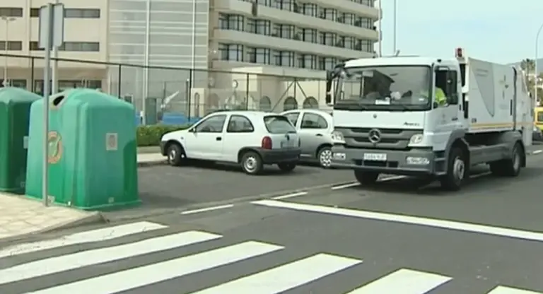 Denuncian la desaparición de tres vehículos del servicio de limpieza de Arona
