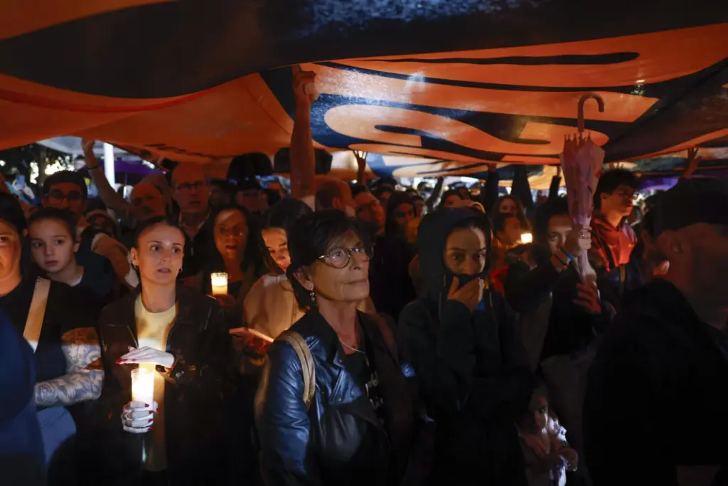 Asistentes a la manifestación celebrada este miércoles con el lema "Para la reconstrucción social del País", reivindicativa y en recuerdo de las víctimas de la dana.