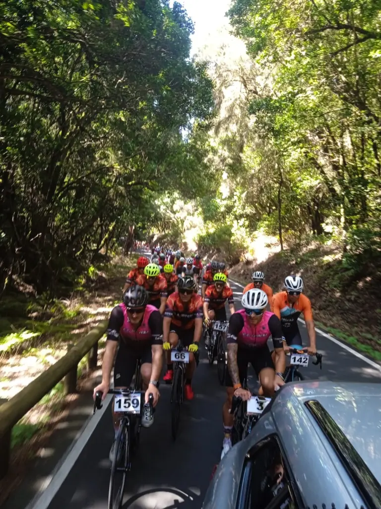 Pelotón de la Cicloturista Isla de La Gomera / Club Ciclista Gomera