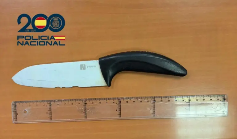 Amenazó con un cuchillo a los empleados de un restaurante de Vegueta para robar
