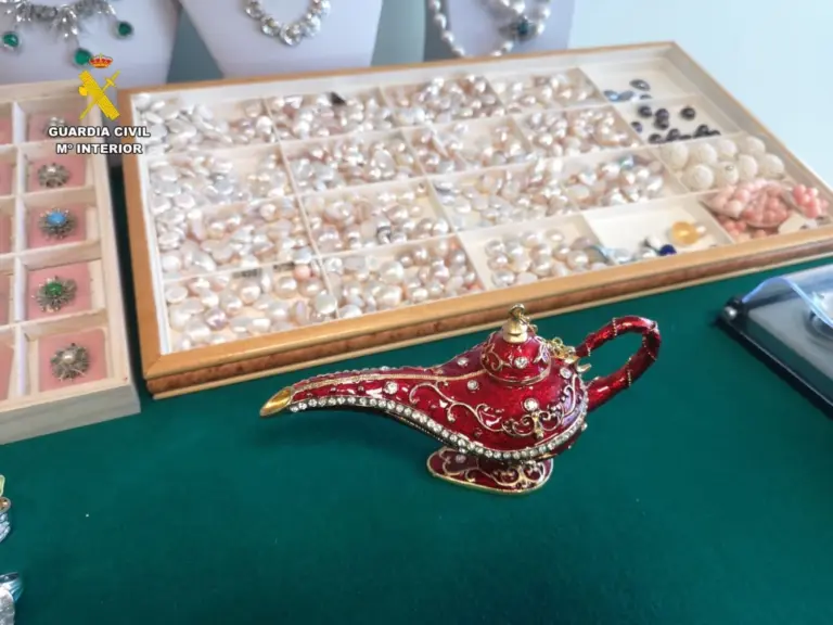 Destapan una red de robos en maletas facturadas en el aeropuerto de Tenerife Sur