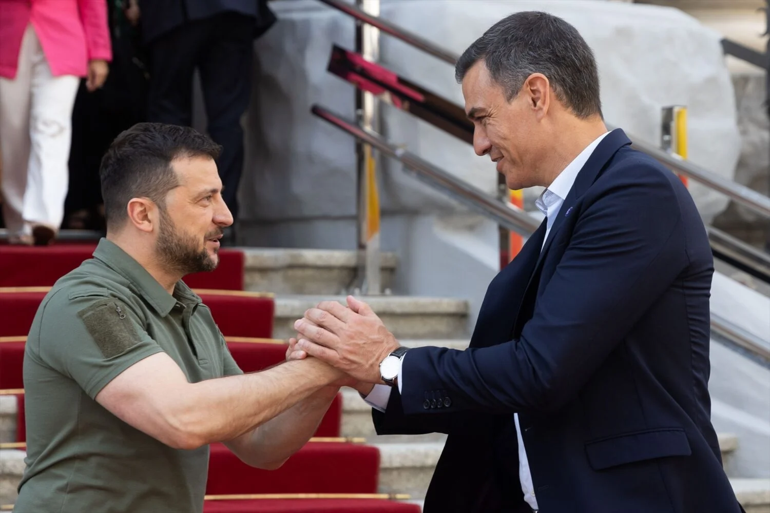 España se suma al programa de la OTAN para comprar armas de Estados Unidos para Ucrania