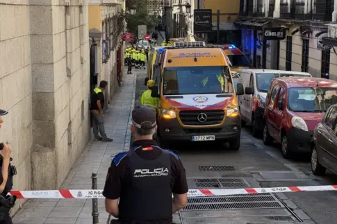 Cuatro desaparecidos en el derrumbe de un edificio en Madrid