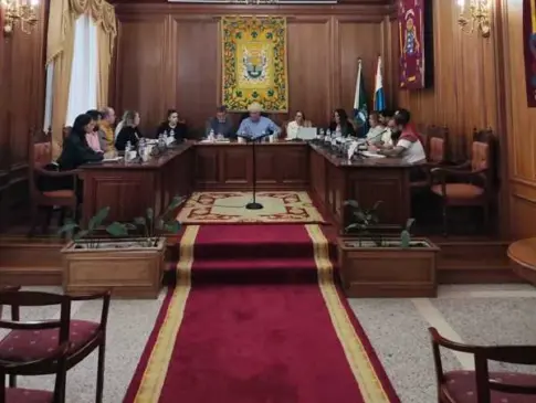 Cinco de los seis concejales del PP en El Hierro abandonan el partido