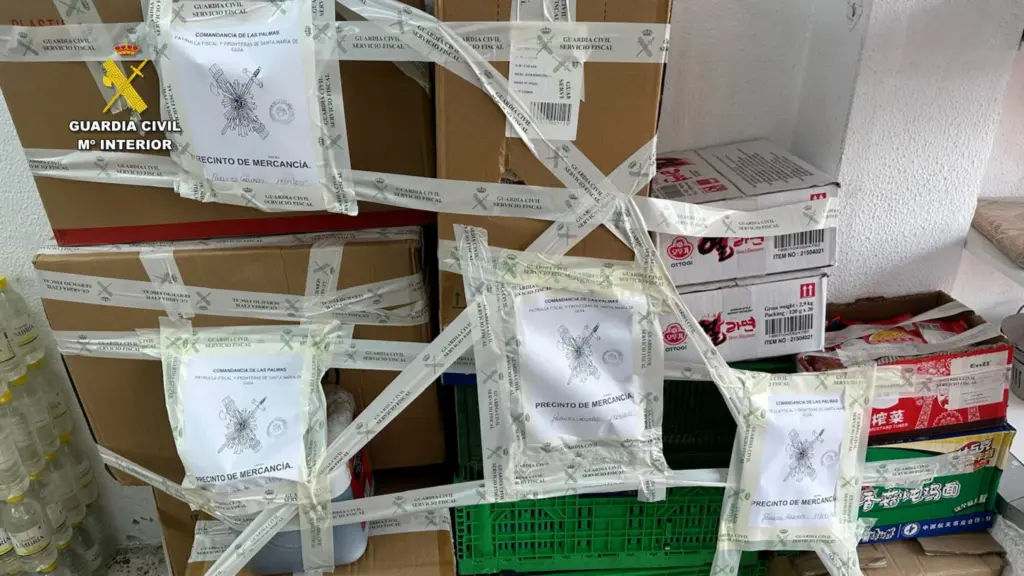Productos caducados y en mal estado encontrados en un comercio de Las Palmas de Gran Canaria