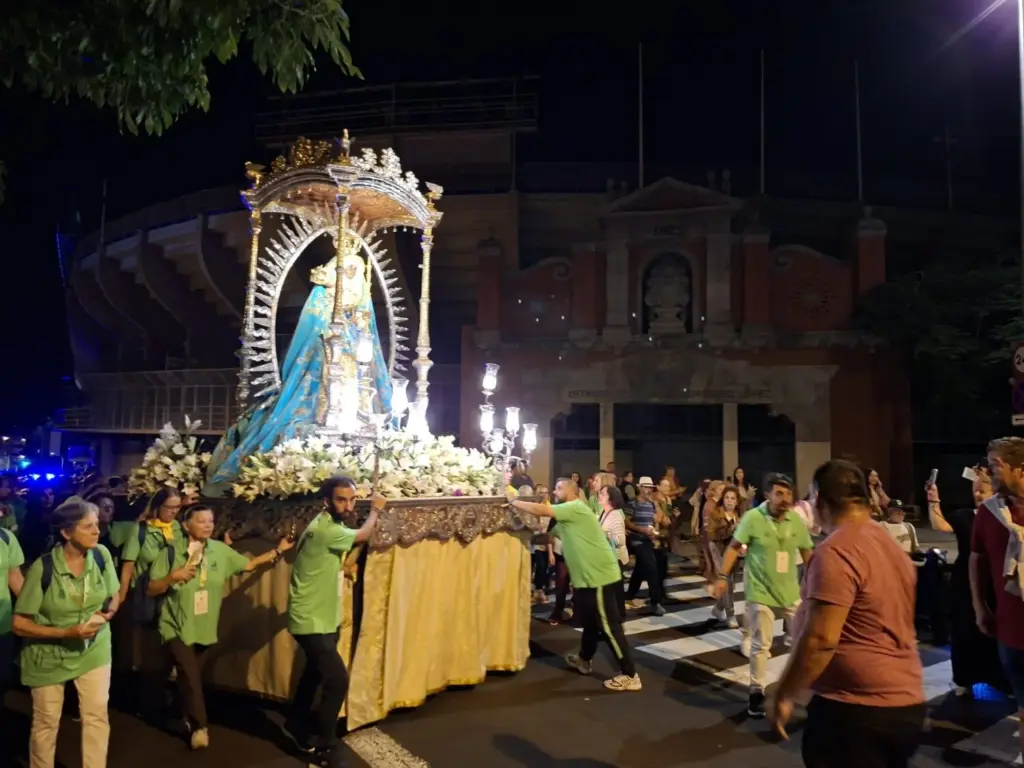 La Virgen de Candelaria por el Estadio Heliodoro Rodríguez López