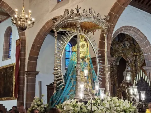 La Virgen de Candelaria de Santa Cruz de Tenerife sale de la Iglesia de La Concepción | minuto a minuto en directo