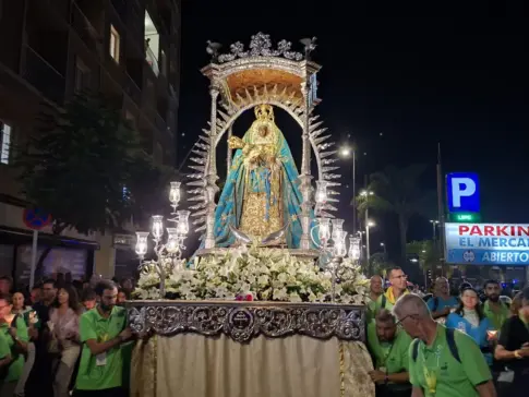 La Virgen de Candelaria avanza por San Sebastián hacia su próxima parada | minuto a minuto en directo