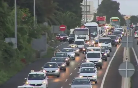 Un accidente en Guamasa provoca largas retenciones en la TF-5