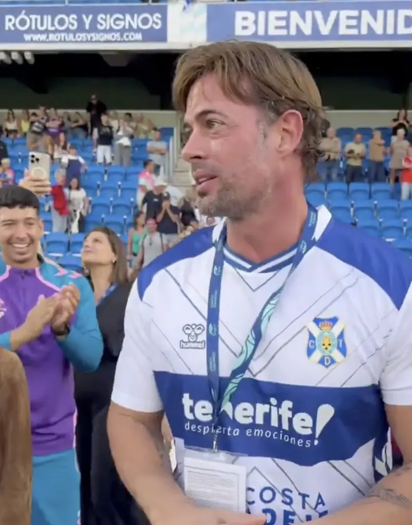 El actor William Levy realiza otras actividades en la isla durante los descansos como asistir a un partido del CD Tenerife Femenino / Costa Adeje Tenerife 