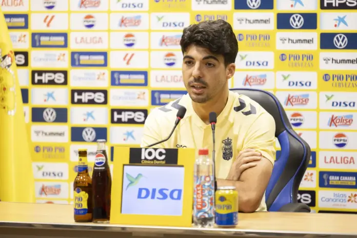 Enrique Clemente espera que el equipo "tome el control" ante el Albacete