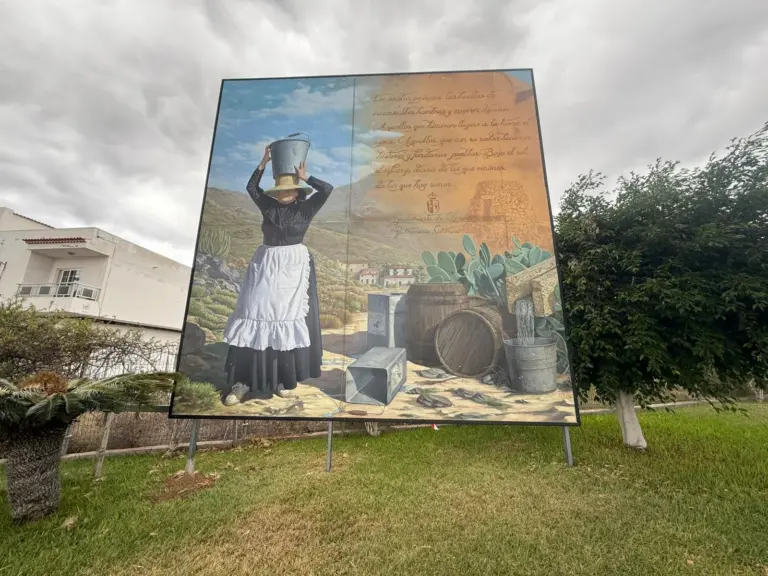 Arona recupera el mural «La Lechera» y lo expone en Cabo Blanco