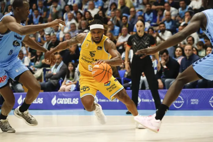 El Dreamland Gran Canaria domina y vence al CB Breogán