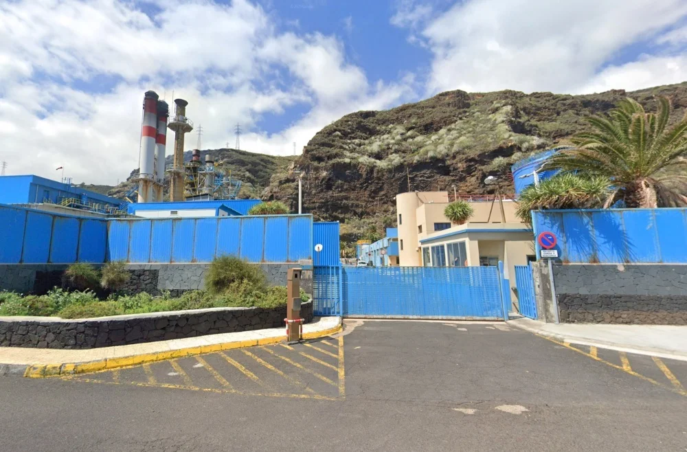 Canarias responde a Endesa y afirma que no dará de baja los generadores hasta sustituirlos con otra energía