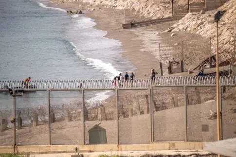Tres niñas logran llegar a nado a Ceuta desde Marruecos en plena tormenta