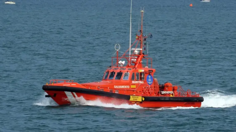 Cae al mar un crucerista en Tenerife
