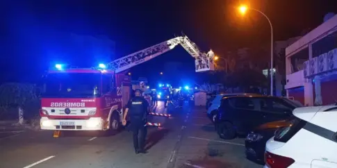 Cuatro heridos en un incendio en Arona