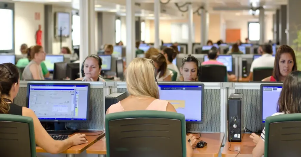 El 012 incorpora nuevos servicios para mejorar la atención a la comunidad educativa de las islas