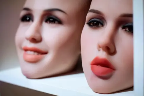 Facua denuncia la venta en AliExpress de muñecas sexuales con apariencia de niñas