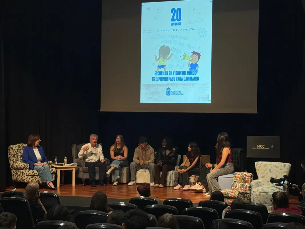 Momento del foro organizado con motivo con motivo del Día Mundial de la Infancia