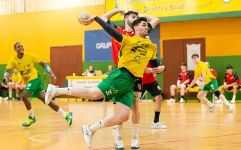 El Gáldar de Gran Canaria logra una valiosa victoria en Lalín