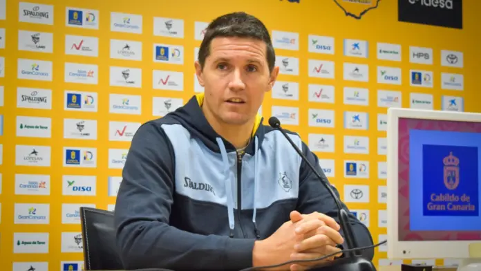 Lakovic pide hacer "un gran partido" para ganar al Barça