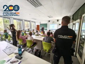 La Policía Nacional impulsa la educación digital segura en centros educativos de Las Palmas
