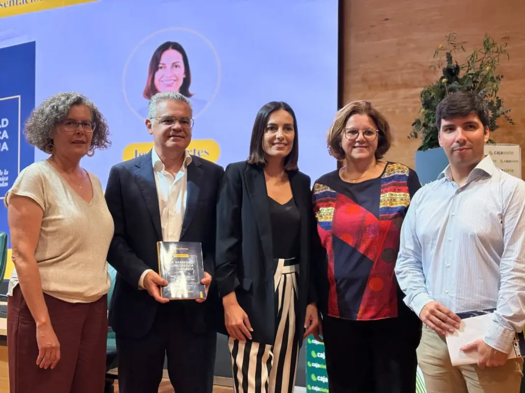 La investigadora Jesica Fortes analiza la enseñanza del español de Canarias en las aulas