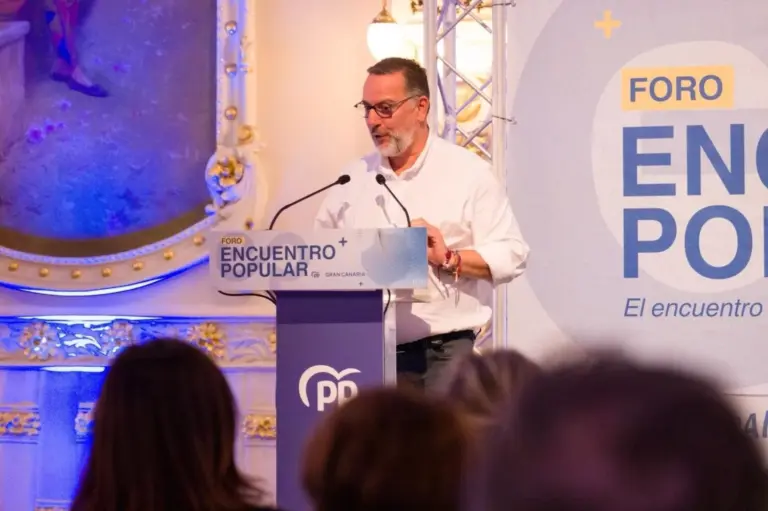 Suárez asegura que el PP apoyará el ‘Decreto Canarias’ «siempre y cuando sea sólo para el archipiélago»