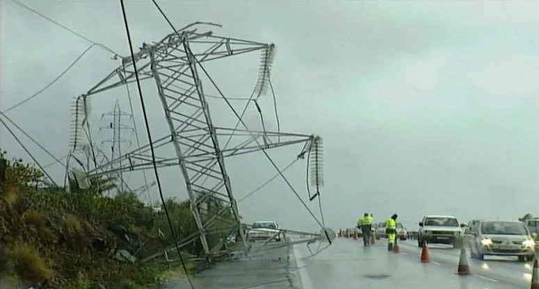 Daños en las infraestructuras eléctricas en Tenerife tras el paso de la tormenta tropical Delta. Imagen RTVC
