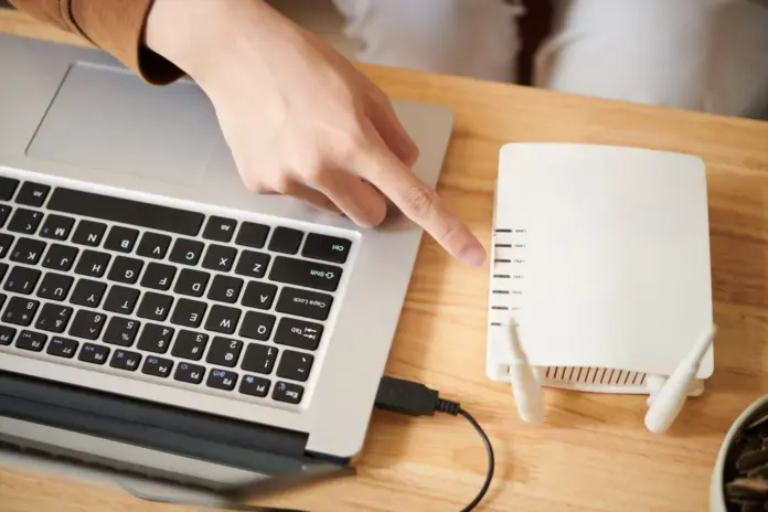 Vecinos del barrio de Salamanca, en Santa Cruz de Tenerife, reclaman la instalación de fibra óptica