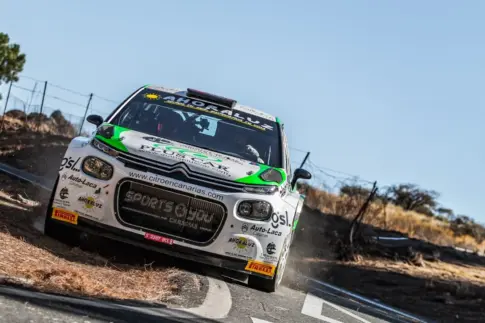 Yeray Lemes festeja su condición de virtual campeón provincial con una victoria en Maspalomas