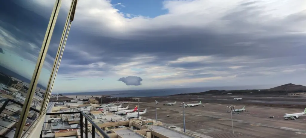 Aeropuerto de Gran Canaria en la mañana de este jueves. @controladores