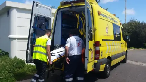 Herido un motorista tras chocar contra un furgón en La Laguna