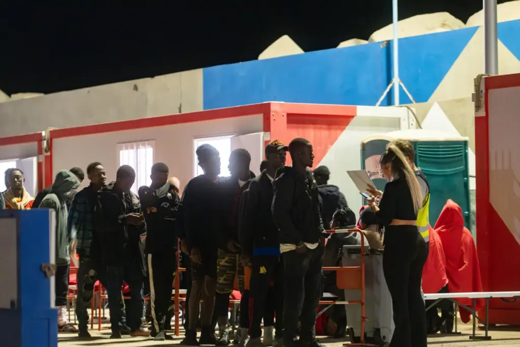 Llegada de las personas que viajaban en la patera a Gran Tarajal, Fuerteventura