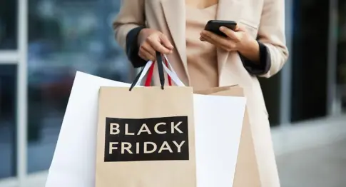 Comienza una jornada de ‘Black Friday’ marcada por los descuentos y las compras navideñas