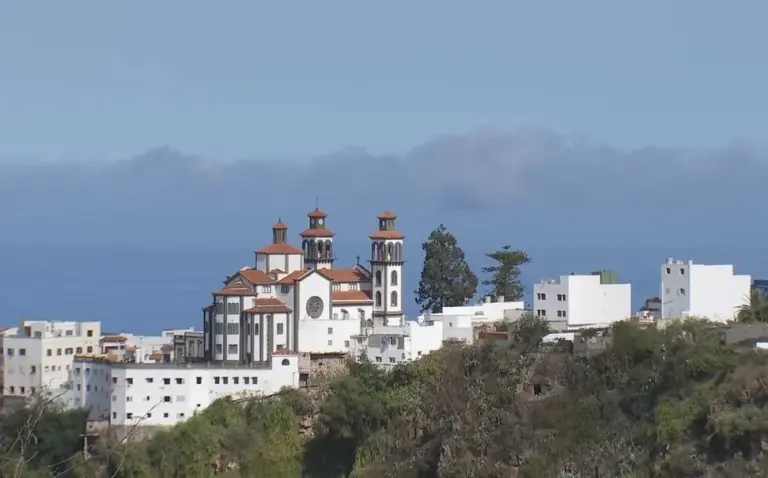 El calor se despide con un descenso de las temperaturas en Canarias