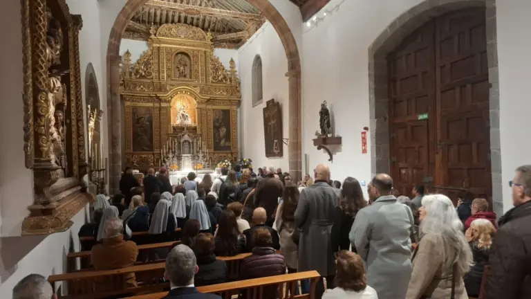 Último adiós al obispo emérito en la capilla ardiente de la iglesia del Hospital de Dolores